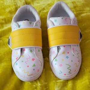 Cat & Jack Tennis shoes